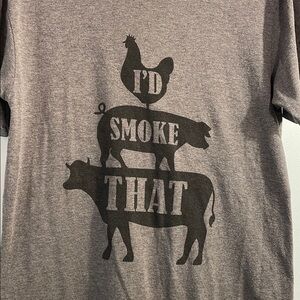Graphic Gray Men's T-Shirt for the Barbecue lover. Size S. “I’d Smoke That”